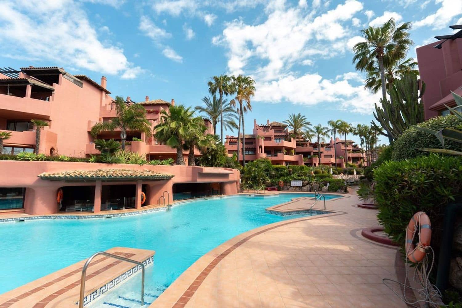 Apartamento de 1 habitación en New Golden Mile en venta con garaje - 1.499.000 € (Ref: 9856310)