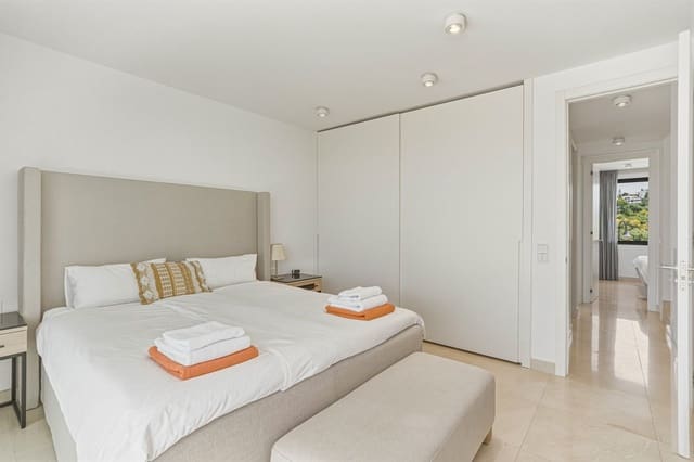 4 chambre Maison de Ville à vendre à La Cala de Mijas, Mijas avec garage - 1 295 000 € (Ref: 9856311)
