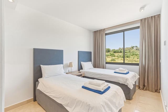 4 chambre Maison de Ville à vendre à La Cala de Mijas, Mijas avec garage - 1 295 000 € (Ref: 9856311)