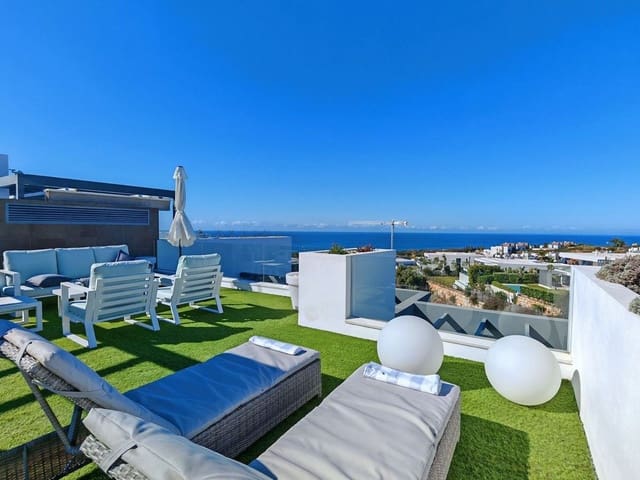 Apartamento de 3 habitaciones en Cabopino, Marbella en venta con piscina garaje - 1.050.000 € (Ref: 9856312)
