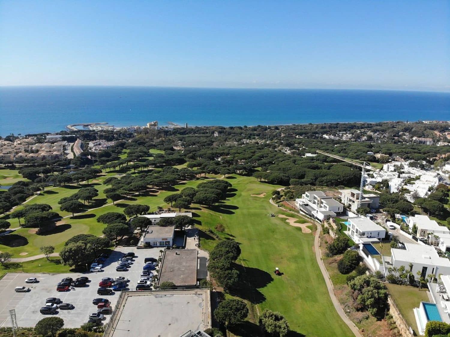Apartamento de 3 habitaciones en Cabopino en venta con piscina garaje - 1.050.000 € (Ref: 9856312)