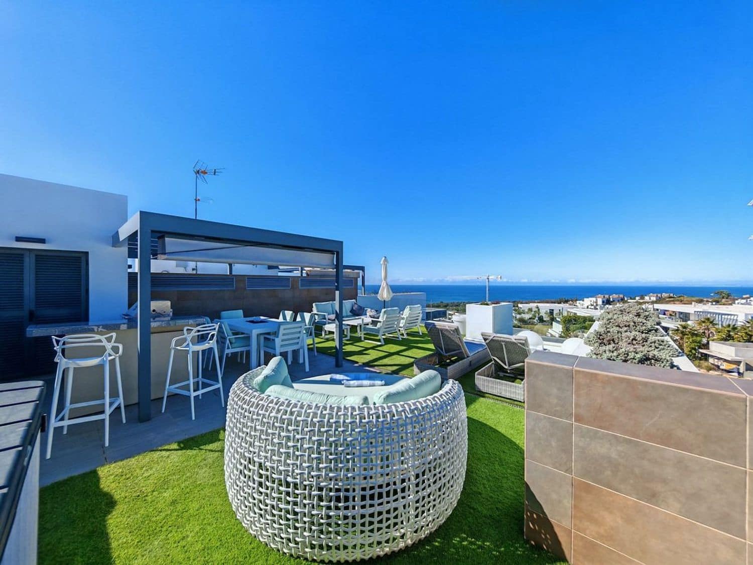 Apartamento de 3 habitaciones en Cabopino en venta con piscina garaje - 1.050.000 € (Ref: 9856312)