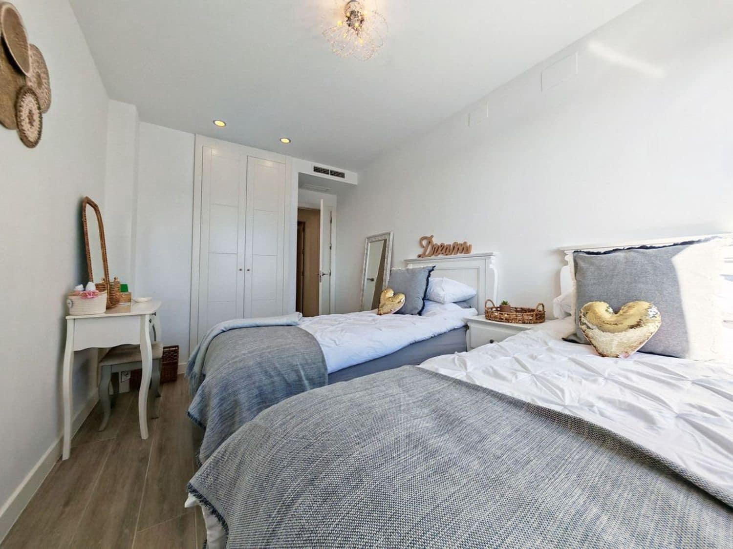 Apartamento de 3 habitaciones en Cabopino en venta con piscina garaje - 1.050.000 € (Ref: 9856312)
