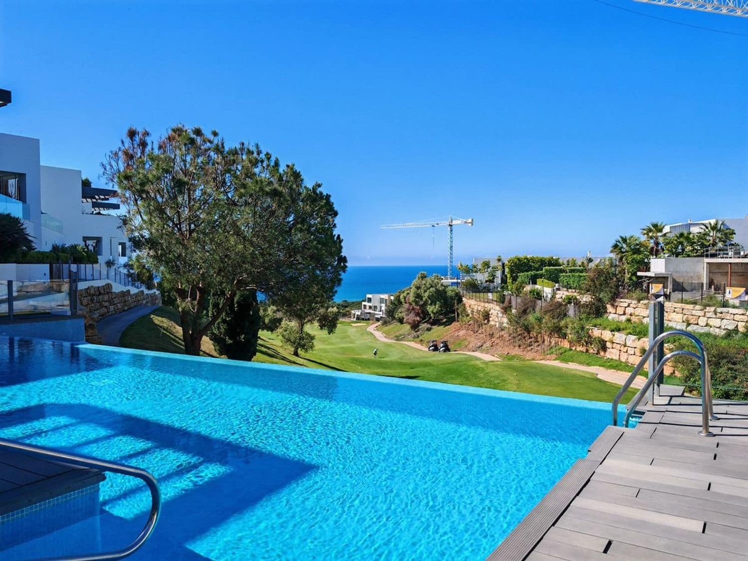 Apartamento de 3 habitaciones en Cabopino en venta con piscina garaje - 1.050.000 € (Ref: 9856312)