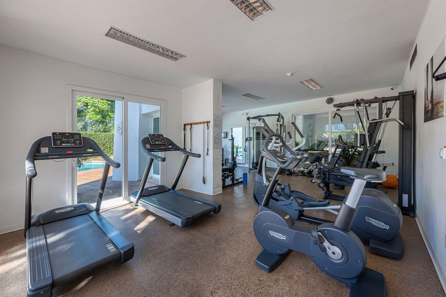 3 makuuhuone Huoneisto myytävänä paikassa Estepona mukana uima-altaan 
autotalli - 2 995 000 € (Ref: 9856313)