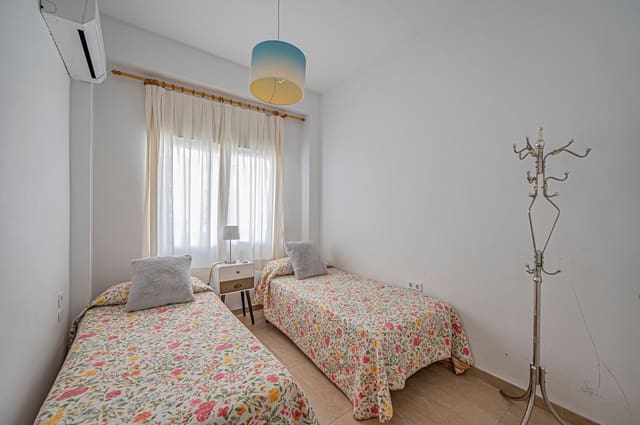 1 makuuhuone Huoneisto myytävänä paikassa Playa de Fontanilla, Marbella mukana uima-altaan 
autotalli - 494 000 € (Ref: 9856315)