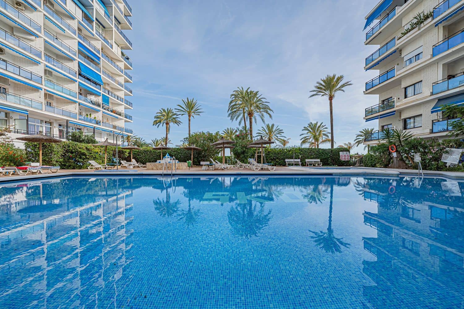 1 makuuhuone Huoneisto myytävänä paikassa Marbella mukana uima-altaan 
autotalli - 494 000 € (Ref: 9856315)