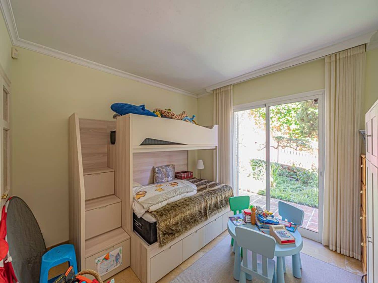 3 sypialnia Apartament na sprzedaż w La Mairena z basenem garażem - 895 000 € (Ref: 9858008)