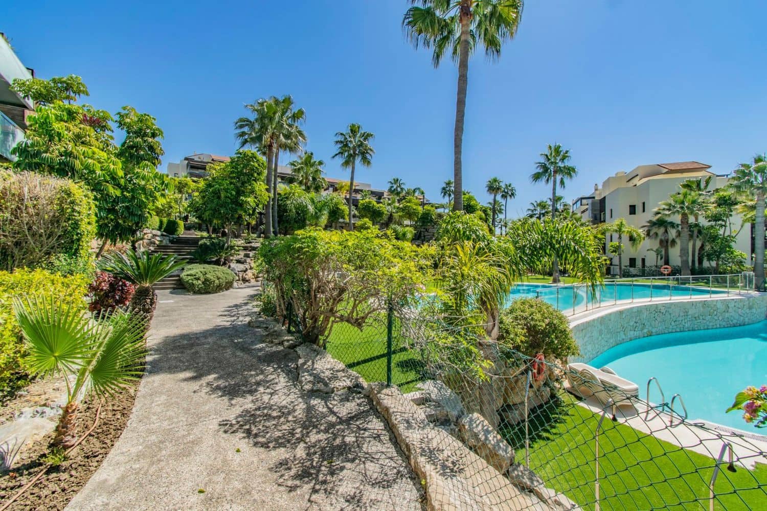2 soverom Leilighet til salgs i Los Flamingos med svømmebasseng garasje - € 395 000 (Ref: 9869790)