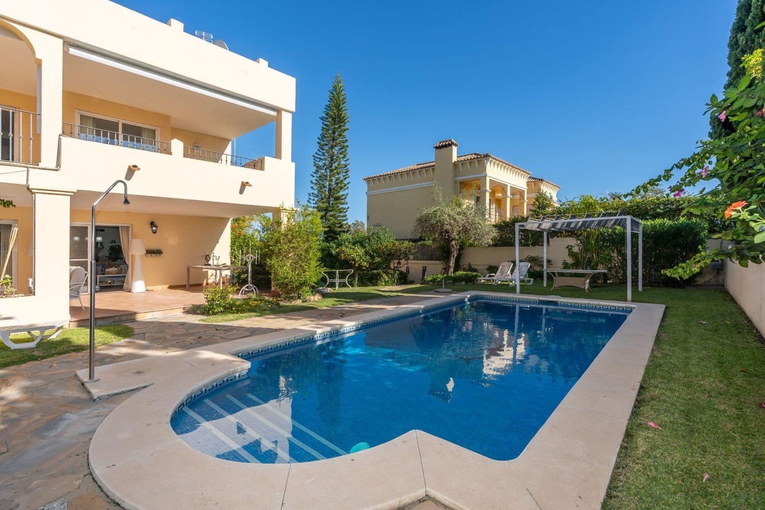 5 sovrum Hus till salu i San Pedro de Alcantara med pool garage - 1 750 000 € (Ref: 9869792)