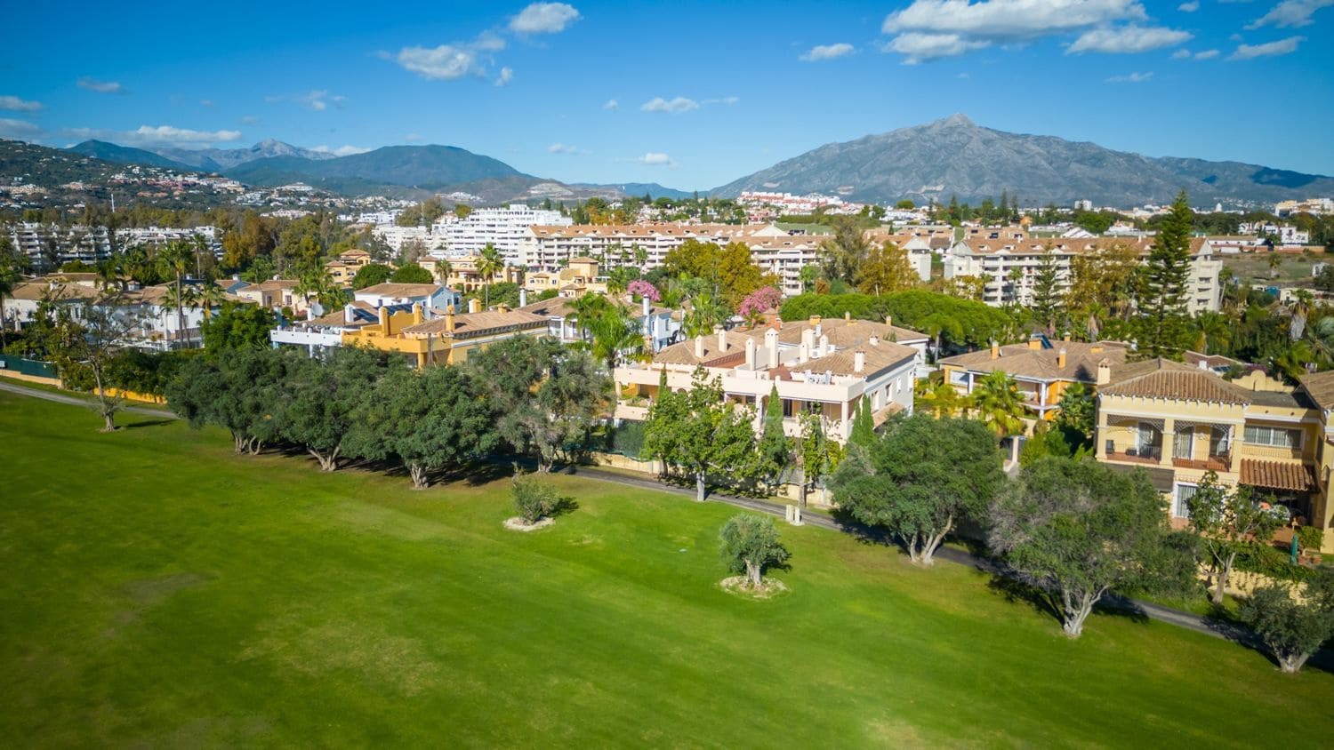 5 sovrum Hus till salu i San Pedro de Alcantara med pool garage - 1 750 000 € (Ref: 9869792)