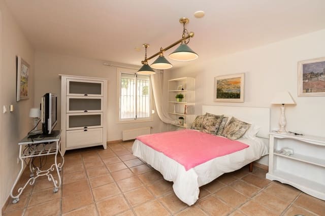 5 sovrum Hus till salu i Guadalmina Alta, Marbella med pool garage - 1 750 000 € (Ref: 9869792)