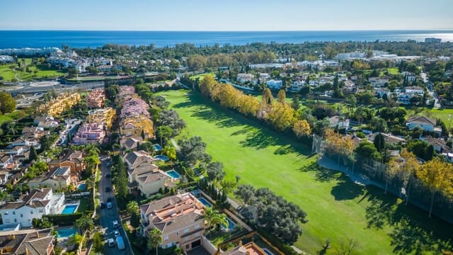 5 sovrum Hus till salu i Guadalmina Alta, Marbella med pool garage - 1 750 000 € (Ref: 9869792)