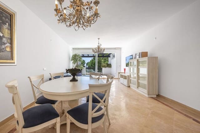 2 makuuhuone Huoneisto myytävänä paikassa Río Real, Marbella mukana uima-altaan 
autotalli - 600 000 € (Ref: 9869793)