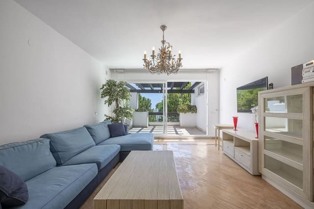 2 makuuhuone Huoneisto myytävänä paikassa Río Real, Marbella mukana uima-altaan 
autotalli - 600 000 € (Ref: 9869793)