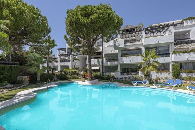 2 makuuhuone Huoneisto myytävänä paikassa Río Real, Marbella mukana uima-altaan 
autotalli - 600 000 € (Ref: 9869793)