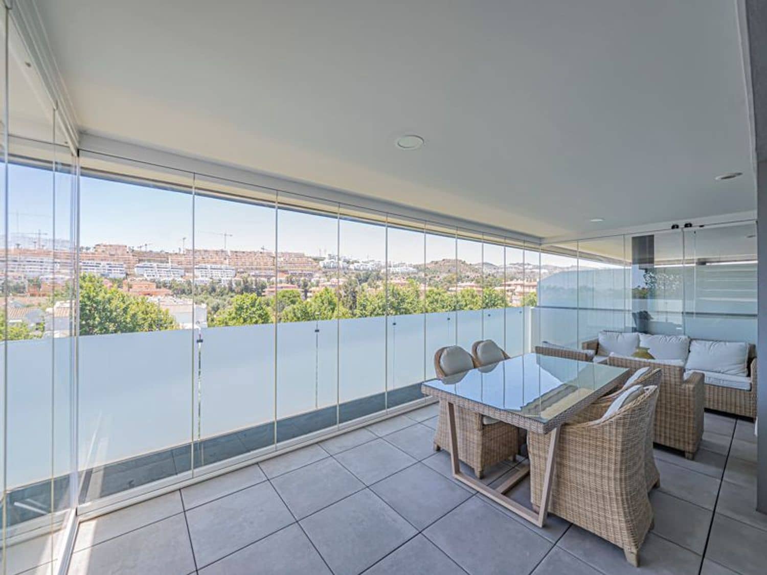 3 bedroom Apartment for sale in Las Lagunas de Mijas with pool garage - € 690,000 (Ref: 9870575)