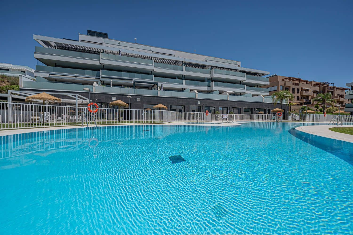 3 bedroom Apartment for sale in Las Lagunas de Mijas with pool garage - € 690,000 (Ref: 9870575)