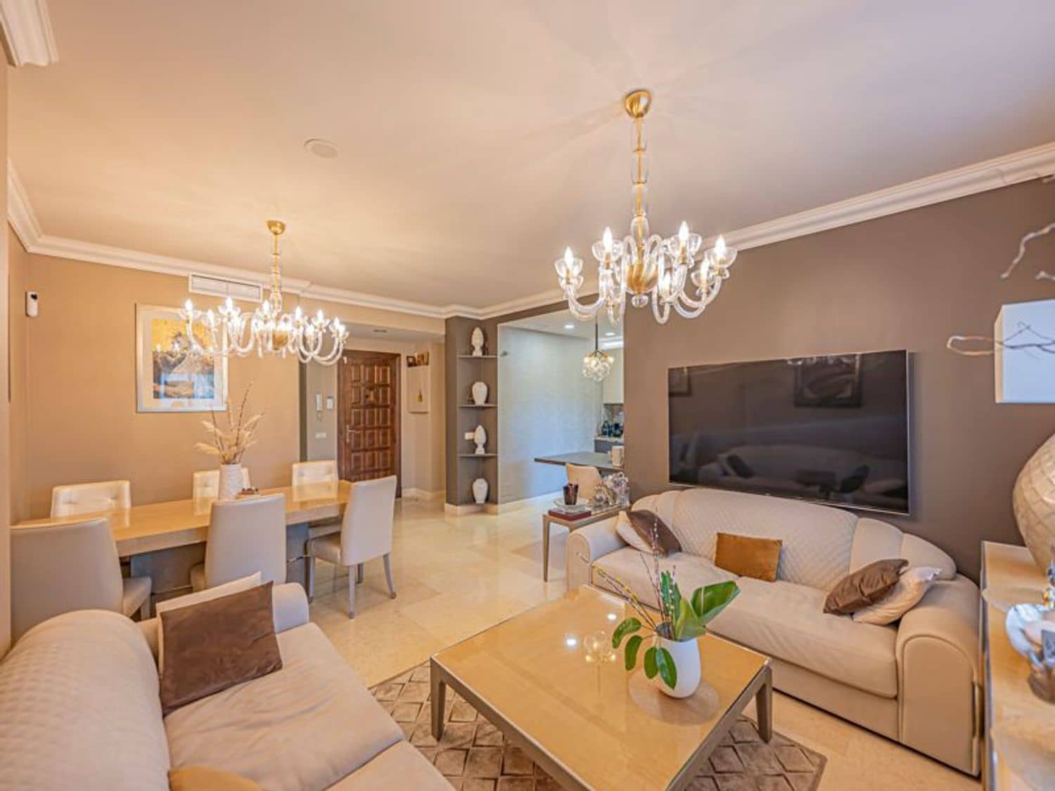 5 sovrum Lägenhet till salu i Benahavis med pool garage - 1 000 000 € (Ref: 9877791)