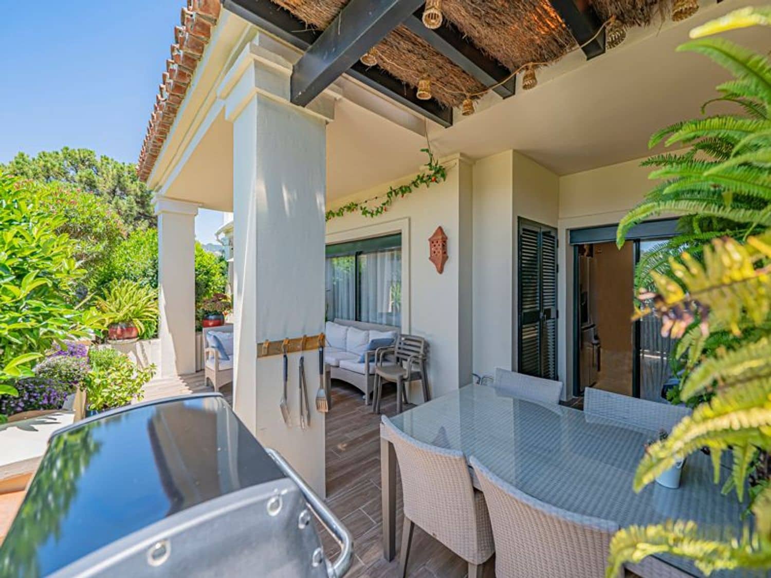 5 sovrum Lägenhet till salu i Benahavis med pool garage - 1 000 000 € (Ref: 9877791)