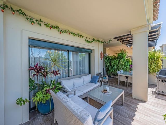 5 sypialnia Apartament na sprzedaż w Los Arqueros - Puerto del Almendro, Benahavís z basenem garażem - 1 000 000 € (Ref: 9877791)