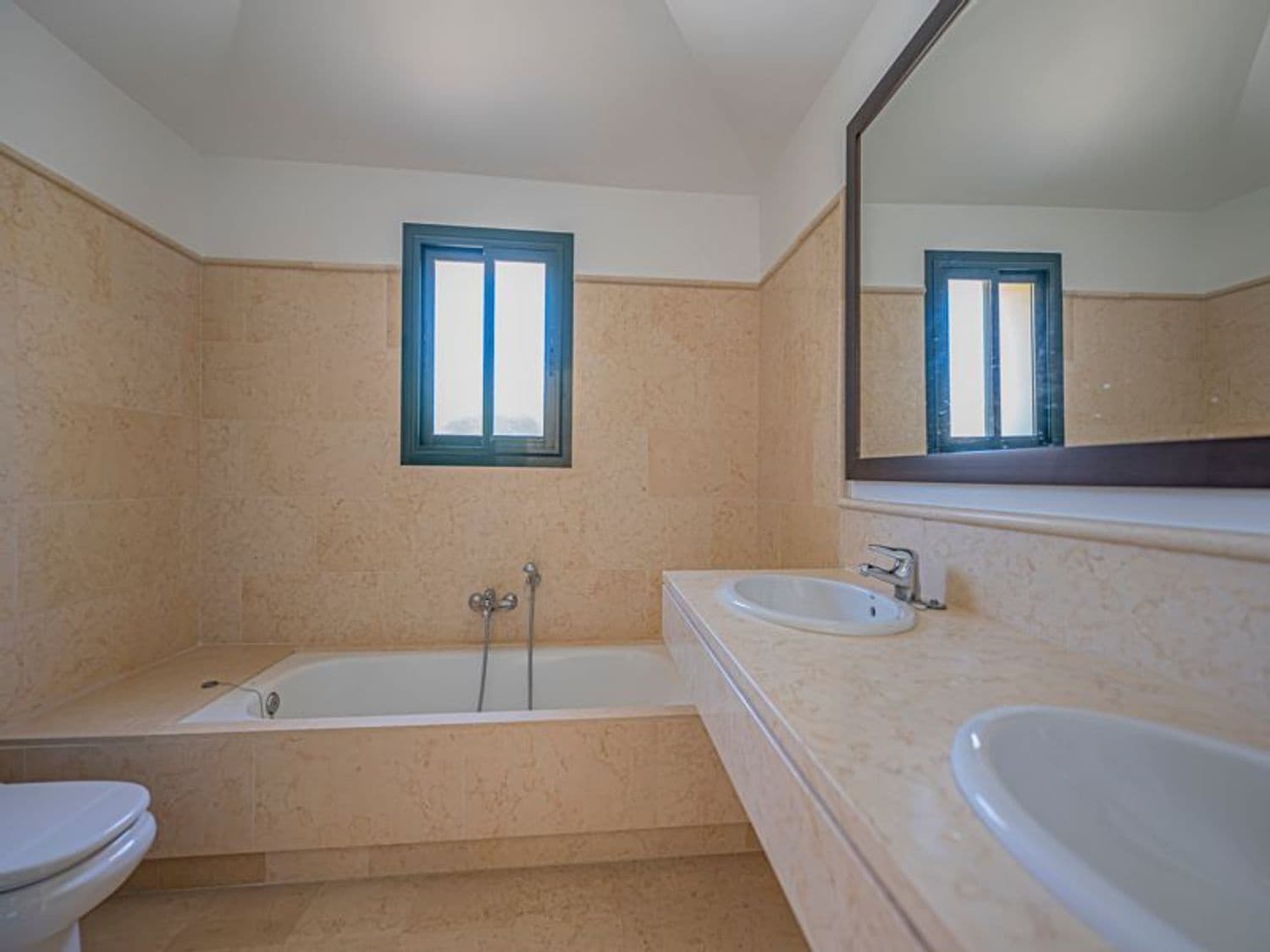 3 sovrum Lägenhet att hyra i Benahavis med pool garage - 5 000 € (Ref: 9885356)