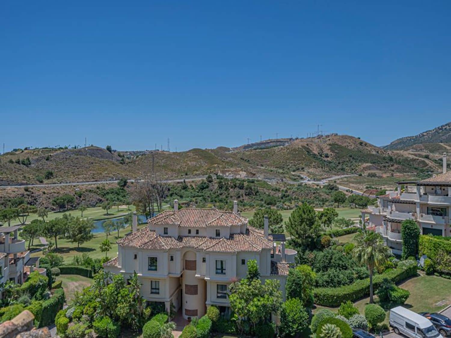 3 sovrum Lägenhet att hyra i Benahavis med pool garage - 5 000 € (Ref: 9885356)