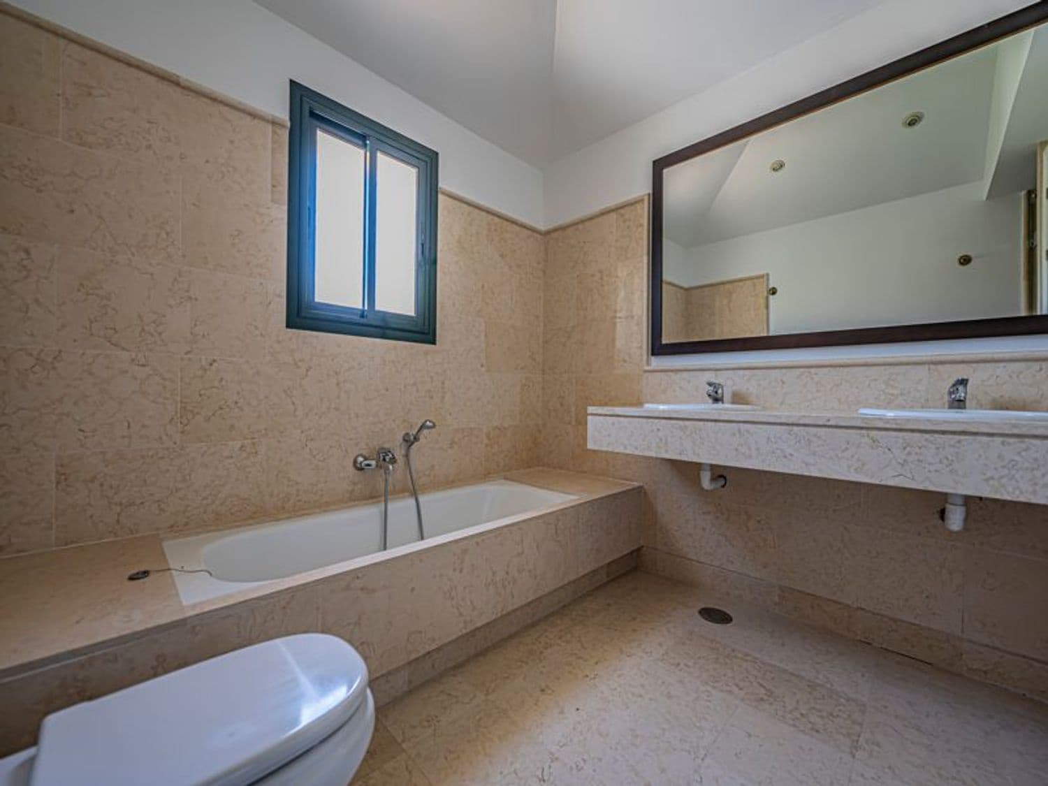 3 sovrum Lägenhet att hyra i Benahavis med pool garage - 5 000 € (Ref: 9885356)
