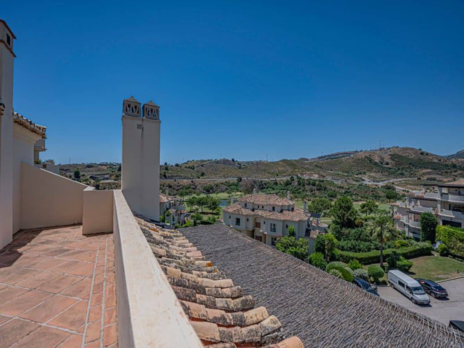 3 sovrum Lägenhet att hyra i Benahavis med pool garage - 5 000 € (Ref: 9885356)