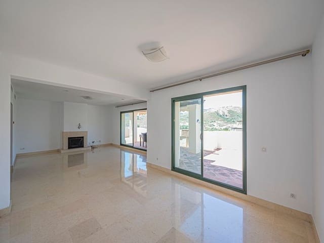 3 soverom Leilighet til salgs i Los Arqueros - Puerto del Almendro, Benahavís med svømmebasseng garasje - € 1 350 000 (Ref: 9885357)