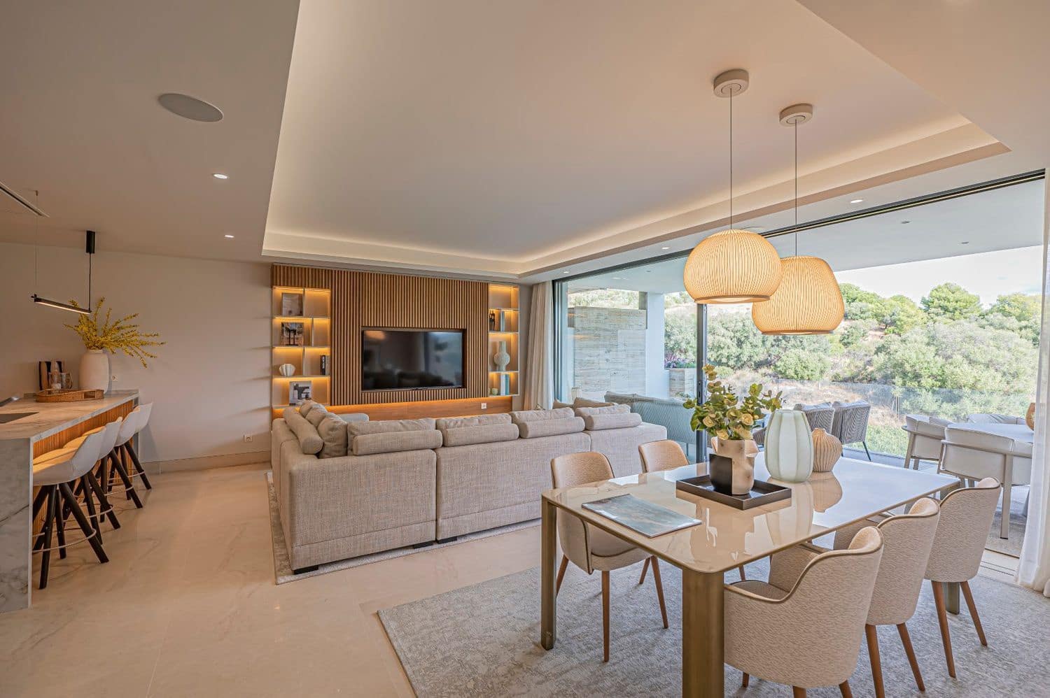 2 chambre Appartement à vendre à Aloha Golf avec piscine garage - 1 150 000 € (Ref: 9889643)