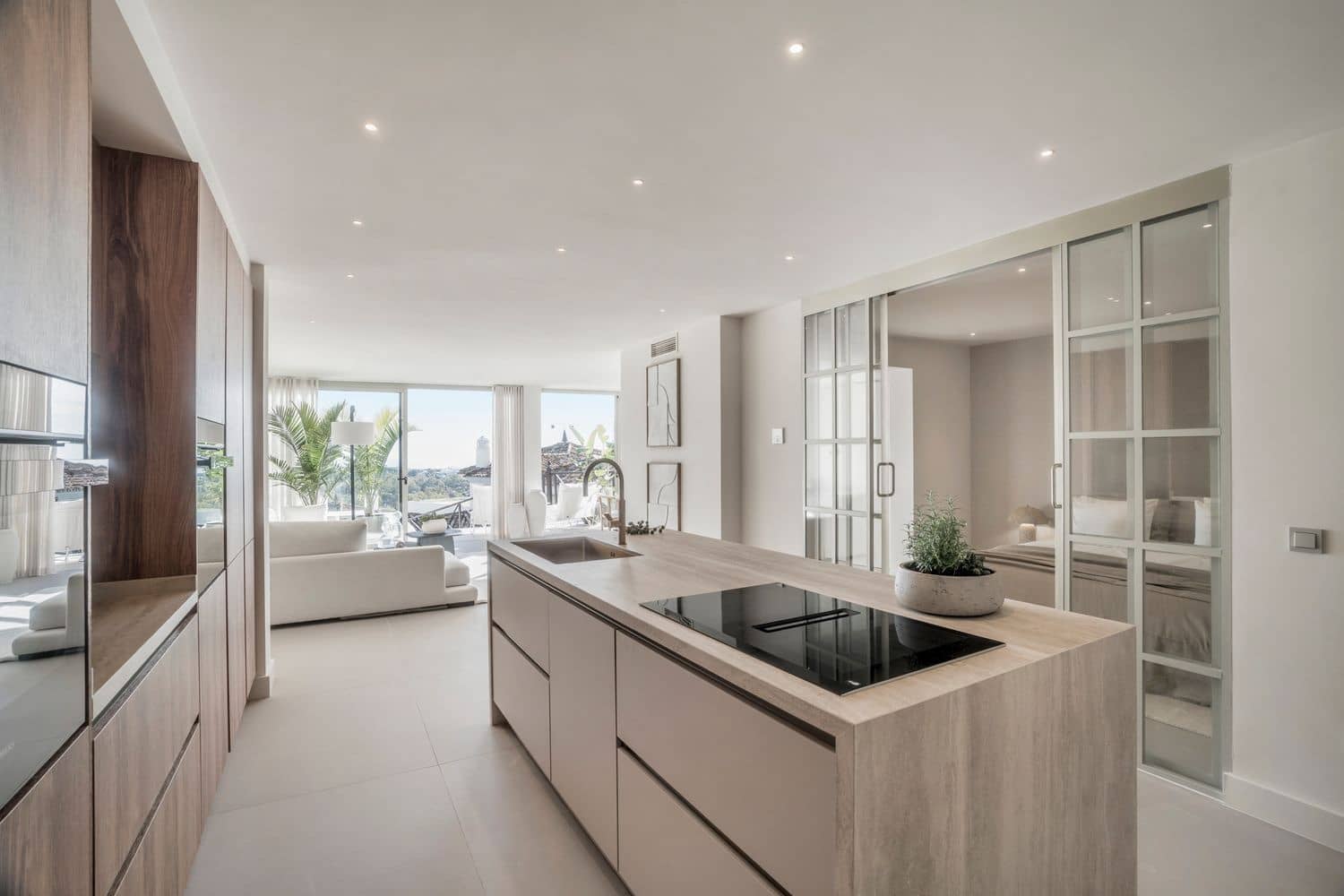 3 soverom Leilighet til salgs i Nueva Andalucia med svømmebasseng garasje - € 1 050 000 (Ref: 9889645)