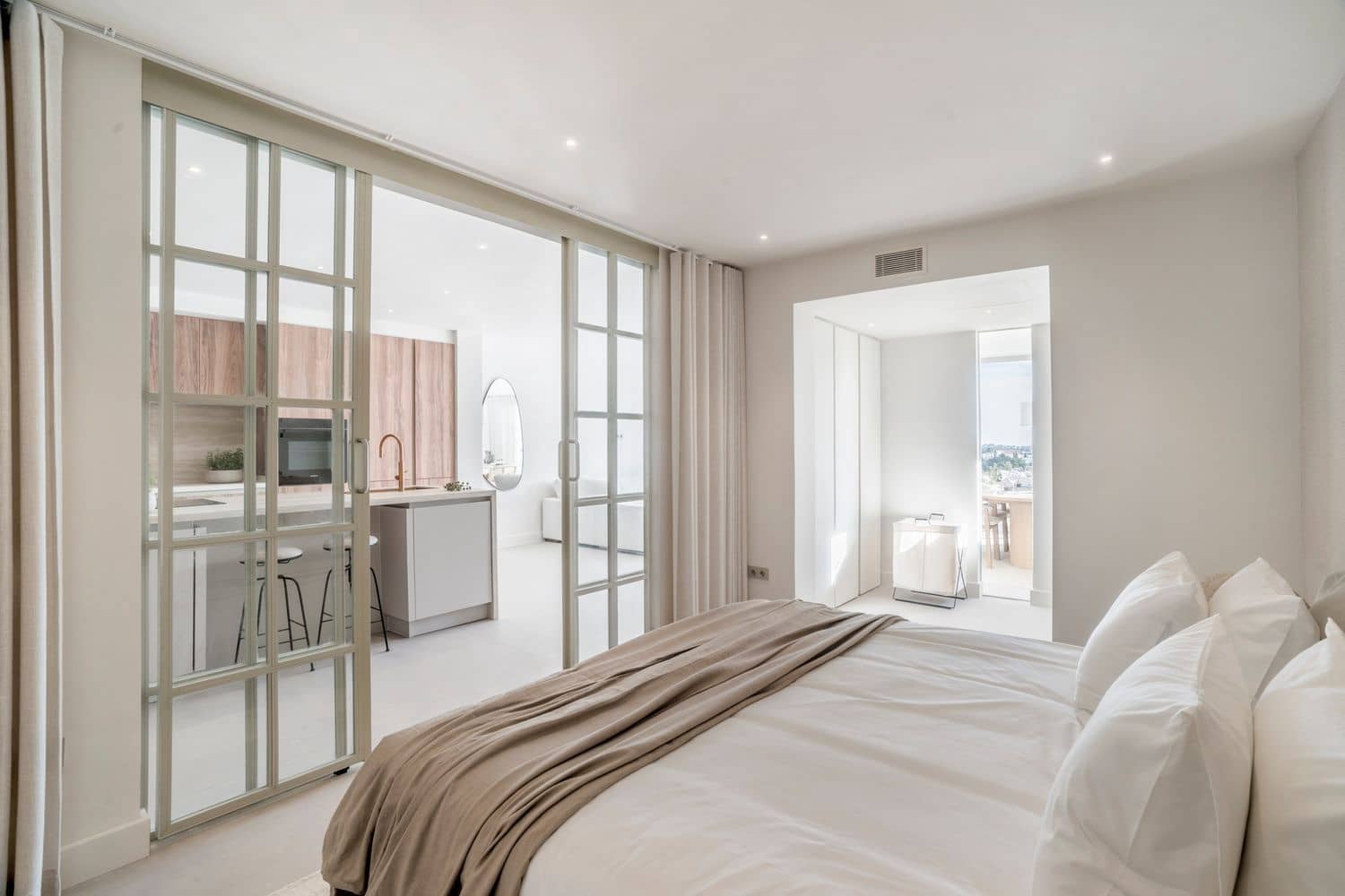 3 soverom Leilighet til salgs i Nueva Andalucia med svømmebasseng garasje - € 1 050 000 (Ref: 9889645)