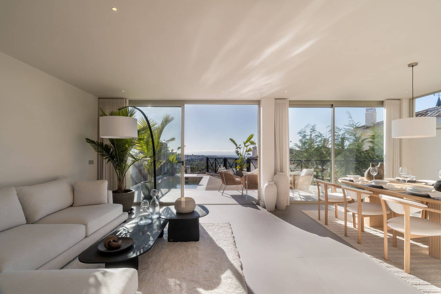 3 soverom Leilighet til salgs i Nueva Andalucia med svømmebasseng garasje - € 1 050 000 (Ref: 9889645)