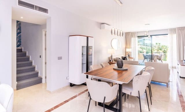 3 soveværelse Lejlighed til salg i Nueva Atalaya, Estepona med swimmingpool garage - € 950.000 (Ref: 9889646)