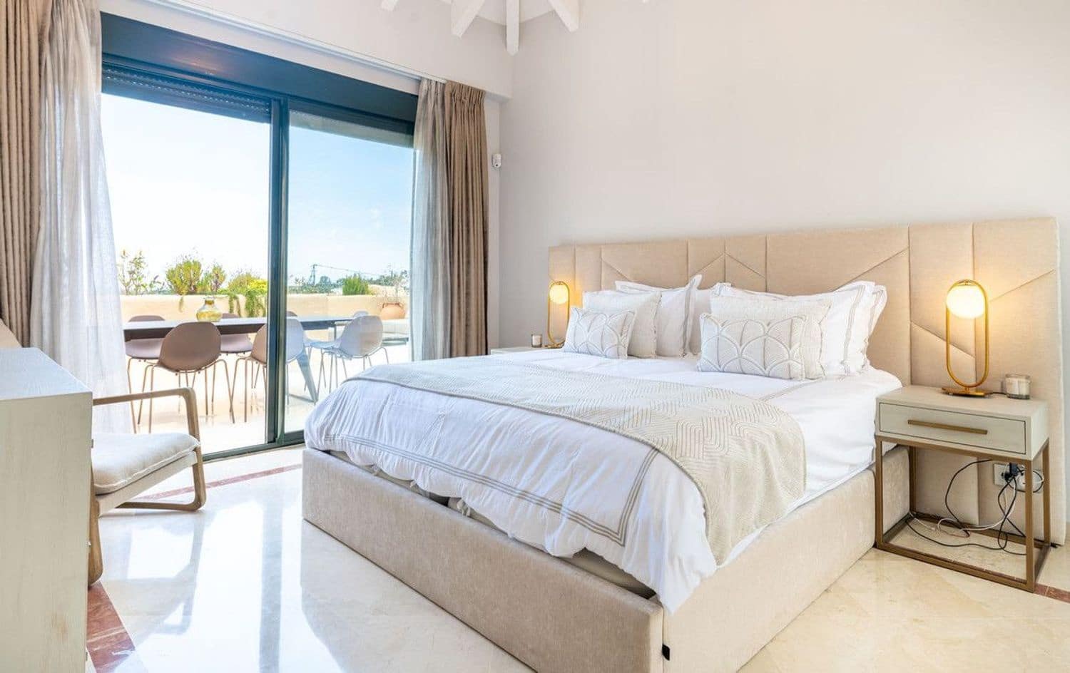 3 quarto Apartamento para venda em New Golden Mile com piscina garagem - 950 000 € (Ref: 9889646)