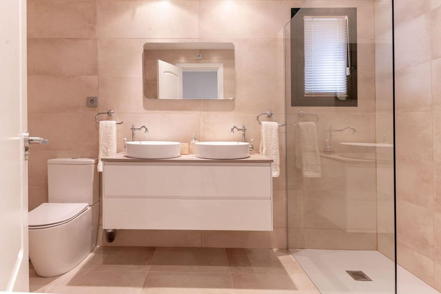 3 quarto Apartamento para venda em New Golden Mile com piscina garagem - 950 000 € (Ref: 9889646)