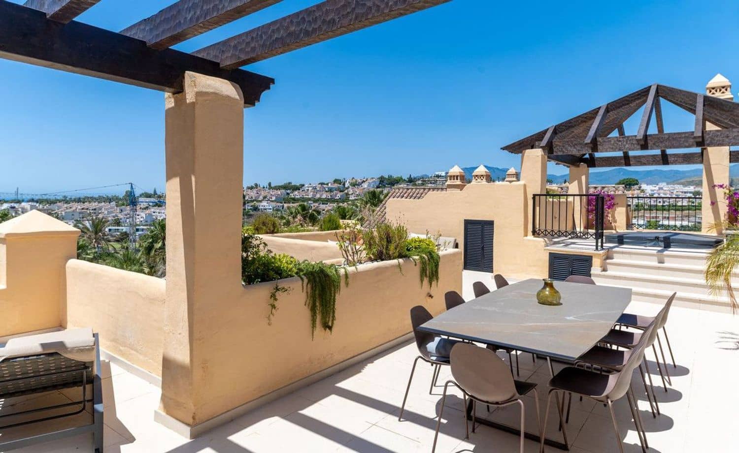 3 quarto Apartamento para venda em New Golden Mile com piscina garagem - 950 000 € (Ref: 9889646)