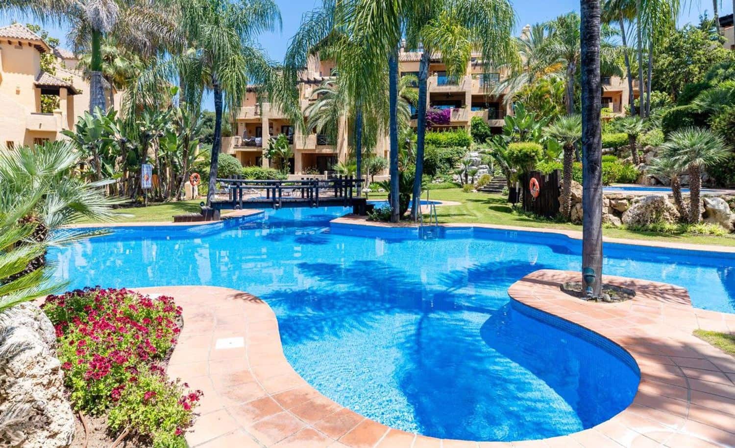 3 quarto Apartamento para venda em New Golden Mile com piscina garagem - 950 000 € (Ref: 9889646)