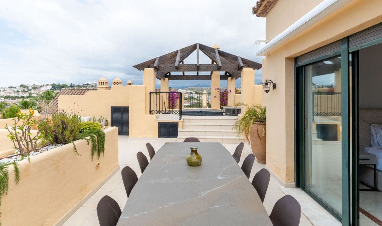 3 quarto Apartamento para venda em New Golden Mile com piscina garagem - 950 000 € (Ref: 9889646)