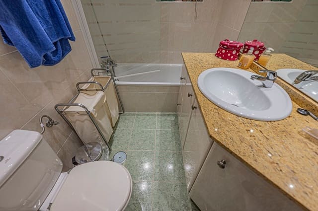 Maison de Ville de 5 chambres à louer à Bello Horizonte - Lindasol, Marbella avec garage - 2 600 € (Ref: 9916414)