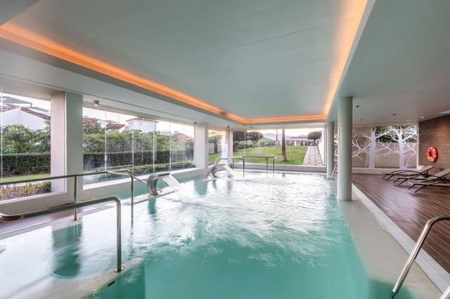 3 soveværelse Lejlighed til salg i Los Arqueros - Puerto del Almendro, Benahavís med swimmingpool garage - € 825.000 (Ref: 9916415)