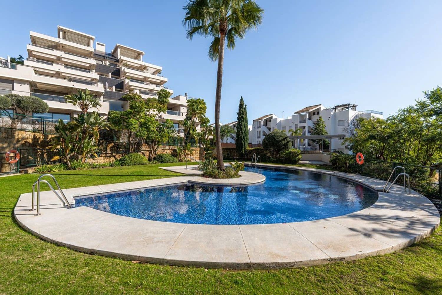 3 soveværelse Lejlighed til salg i Benahavis med swimmingpool garage - € 825.000 (Ref: 9916415)