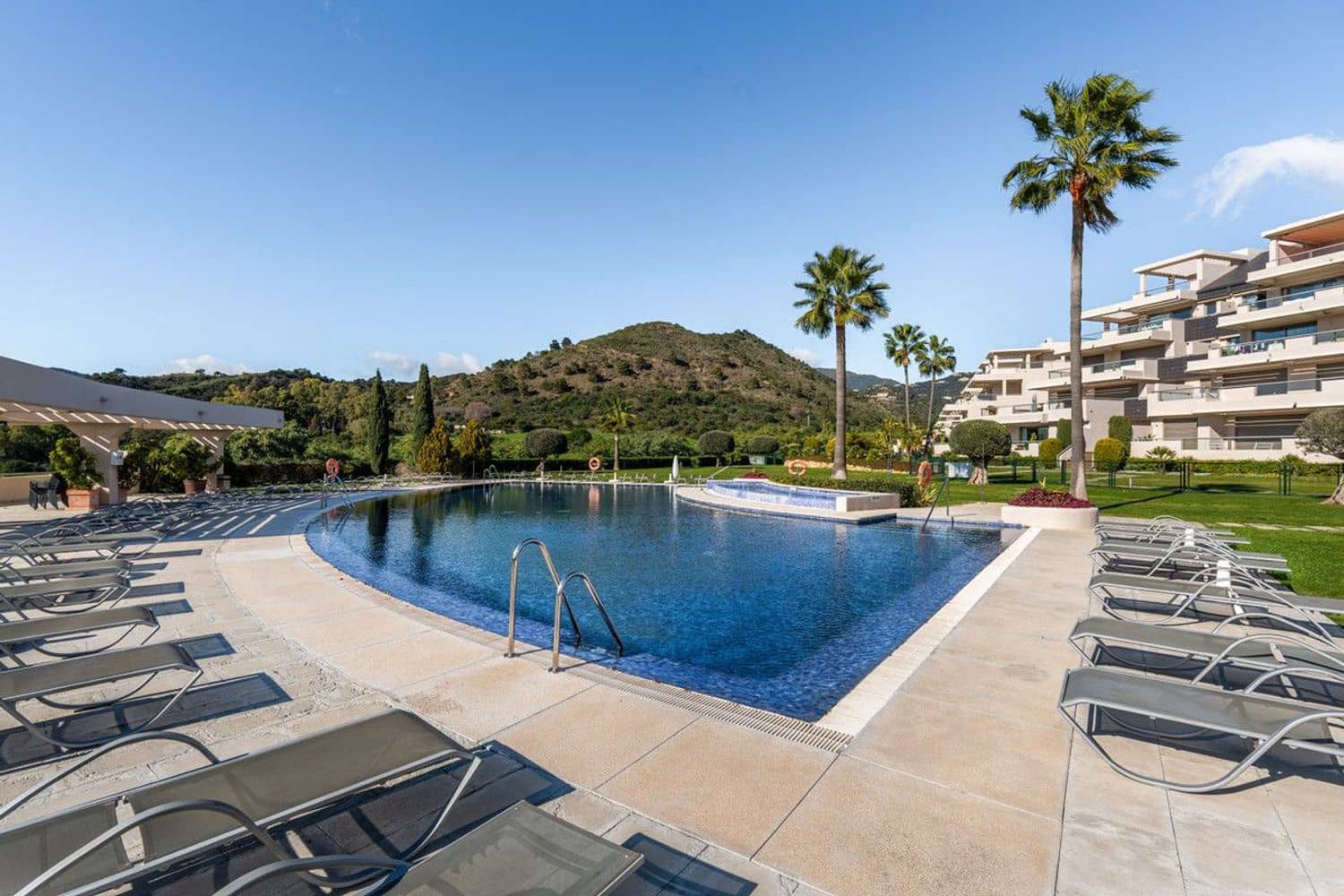 3 soveværelse Lejlighed til salg i Benahavis med swimmingpool garage - € 825.000 (Ref: 9916415)
