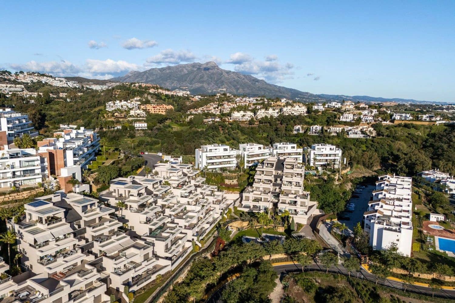 3 soveværelse Lejlighed til salg i Benahavis med swimmingpool garage - € 825.000 (Ref: 9916415)