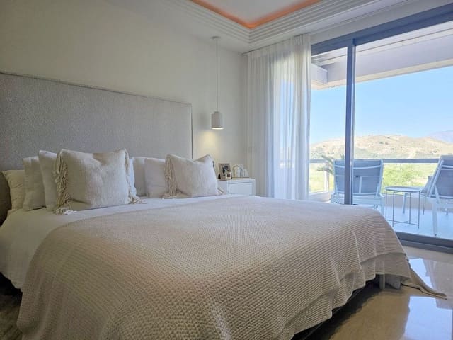 3 soveværelse Lejlighed til salg i Los Arqueros - Puerto del Almendro, Benahavís med swimmingpool garage - € 825.000 (Ref: 9916415)