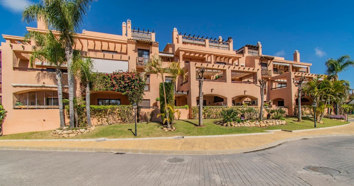 4 Zimmer Apartment zu verkaufen in New Golden Mile mit Pool Garage - 790.000 € (Ref: 9916419)