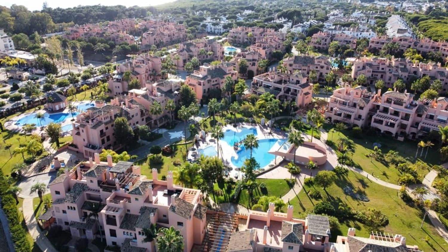 4 Zimmer Apartment zu verkaufen in New Golden Mile mit Pool Garage - 790.000 € (Ref: 9916419)
