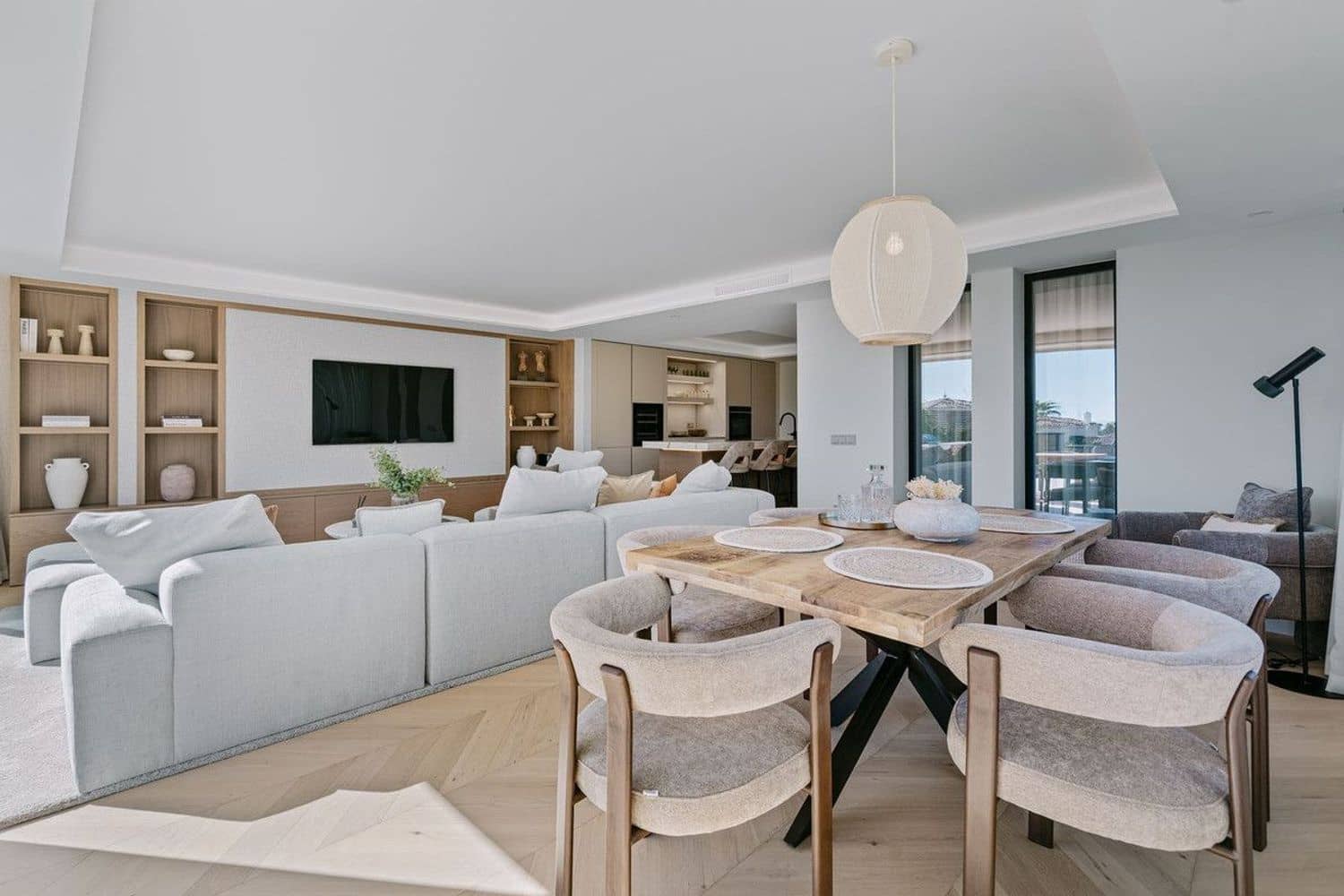 3 slaapkamer Appartement te koop in Nueva Andalucia met zwembad garage - € 1.350.000 (Ref: 9916421)