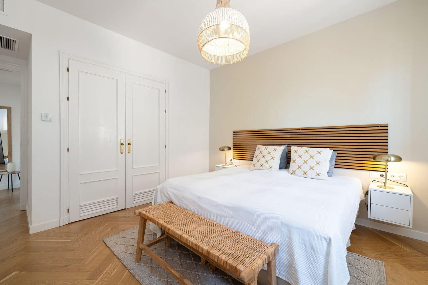 3 sypialnia Apartament na sprzedaż w Nueva Andalucia z basenem garażem - 1 125 000 € (Ref: 9916422)